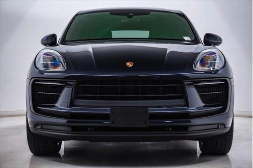 2022 Porsche Macan Base