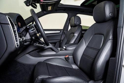 2022 Porsche Cayenne Platinum Edition