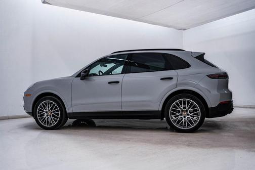 2022 Porsche Cayenne Platinum Edition