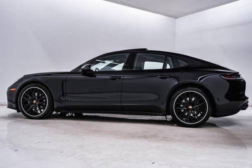 2023 Porsche Panamera 4