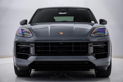 Arctic Grey 2026 Porsche Cayenne GTS
