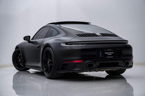 2022 Porsche 911 Carrera 4 GTS