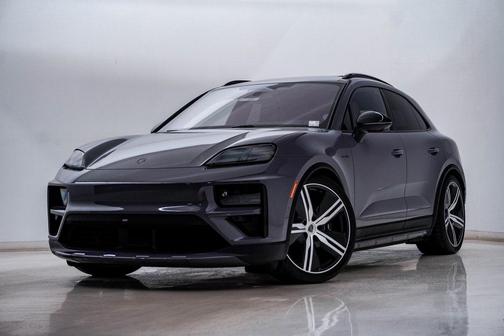 2025 Porsche Macan Turbo
