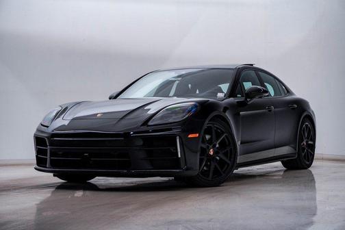 2026 Porsche Panamera 4