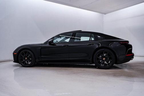 2026 Porsche Panamera 4