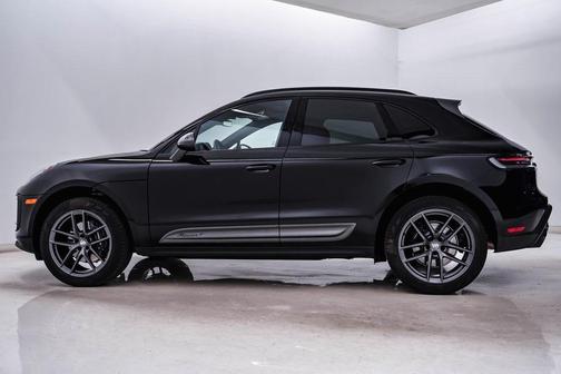 2025 Porsche Macan T