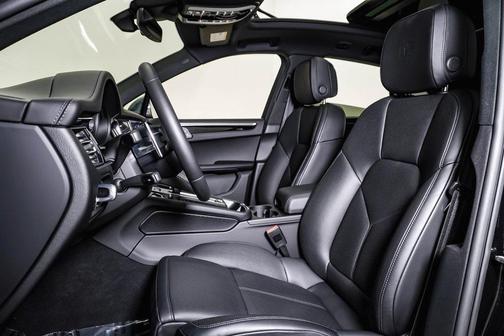 2025 Porsche Macan T