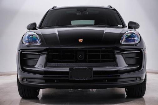 2025 Porsche Macan T