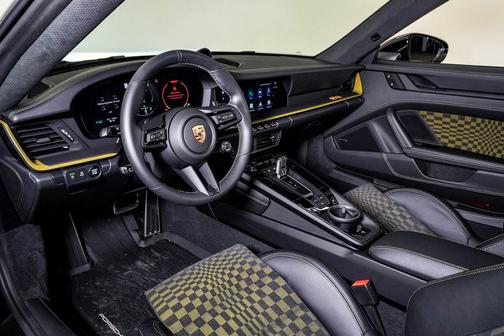 2026 Porsche 911 Carrera 4 GTS