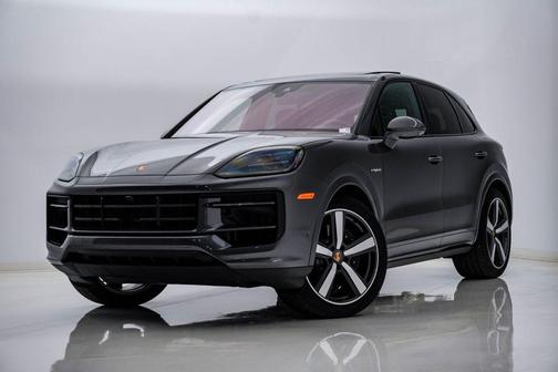 Quartzite Grey Metallic 2025 Porsche Cayenne Cayenne