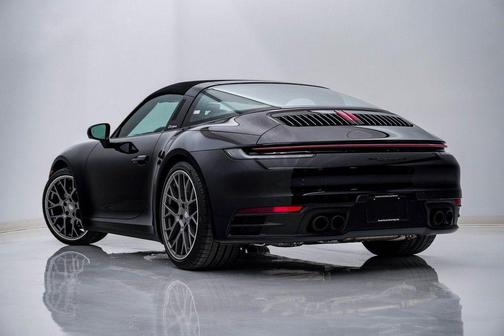 2022 Porsche 911 Targa 4S