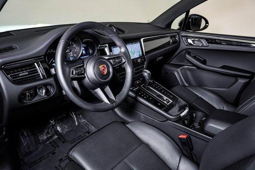 2025 Porsche Macan **PORSCHE CERTIFIED**
