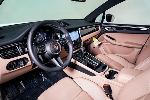 2025 Porsche Macan **PORSCHE CERTIFIED**