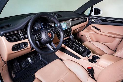 2025 Porsche Macan **PORSCHE CERTIFIED**