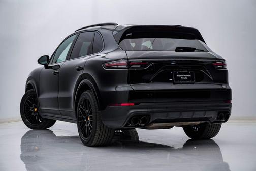 2023 Porsche Cayenne Platinum Edition