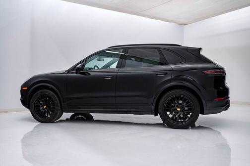 2023 Porsche Cayenne Platinum Edition