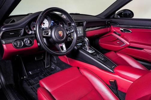 2017 Porsche 911 Carrera 4S Cabriolet
