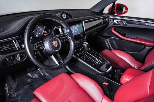 2023 Porsche Macan Base