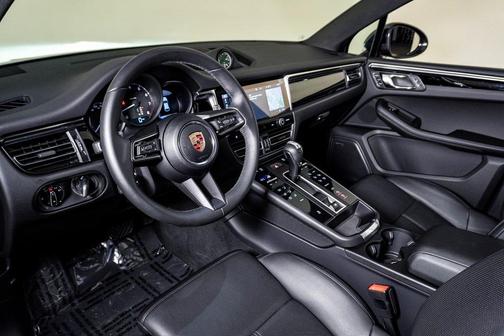 2025 Porsche Macan **PORSCHE CERTIFIED**