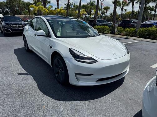 2022 Tesla Model 3 Standard Range