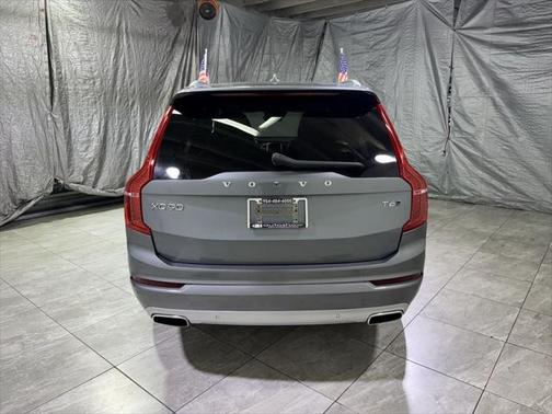 2020 Volvo XC90 T6 Momentum