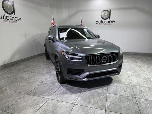 2020 Volvo XC90 T6 Momentum