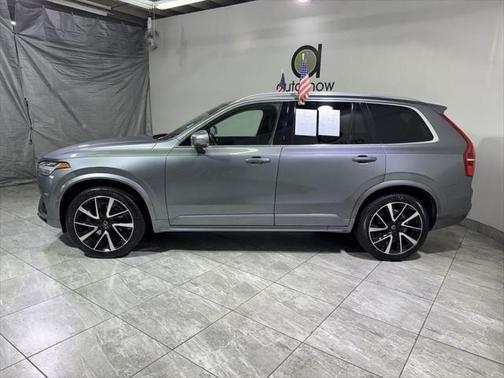 2020 Volvo XC90 T6 Momentum