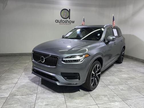 2020 Volvo XC90 T6 Momentum