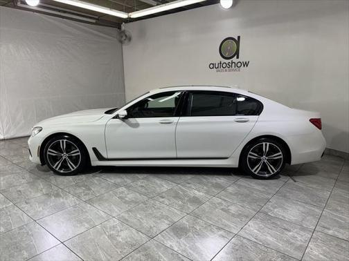 2018 BMW 740 740i