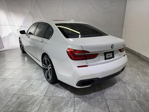 2018 BMW 740 740i