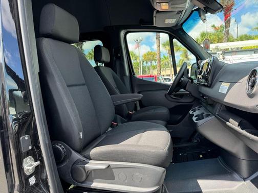 2025 Mercedes-Benz Sprinter 2500 High Roof