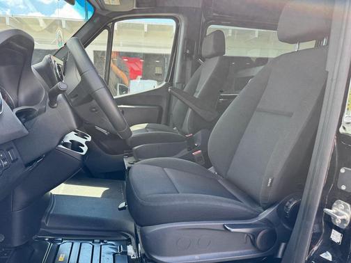 2025 Mercedes-Benz Sprinter 2500 High Roof