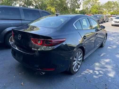 2019 Mazda Mazda3 FWD w/Premium Package