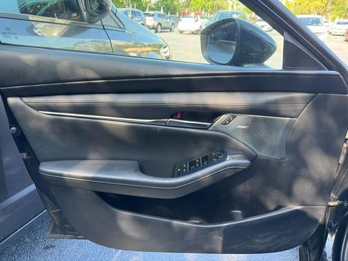 2019 Mazda Mazda3 FWD w/Premium Package