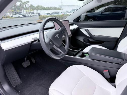 2019 Tesla Model 3 Standard Range Plus