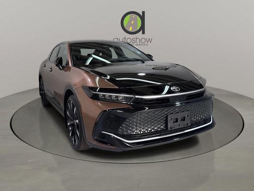 2025 Toyota Crown Platinum