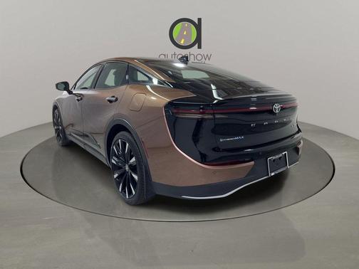 2025 Toyota Crown Platinum