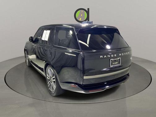 2023 Land Rover Range Rover P530 SE