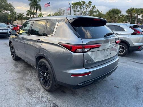 2022 Mitsubishi Outlander Black Edition S-AWC