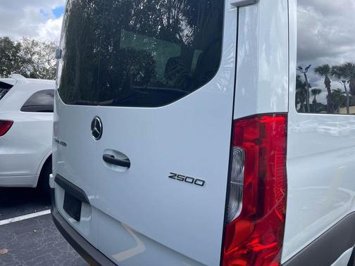 2025 Mercedes-Benz Sprinter 2500 High Roof