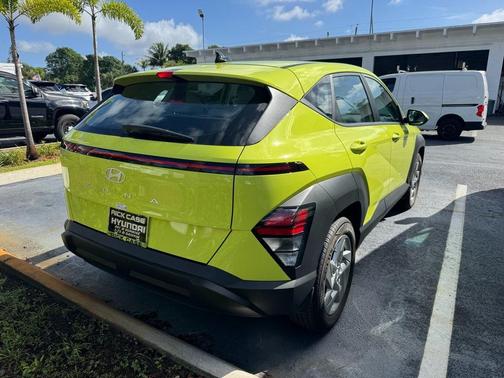 2024 Hyundai KONA SE