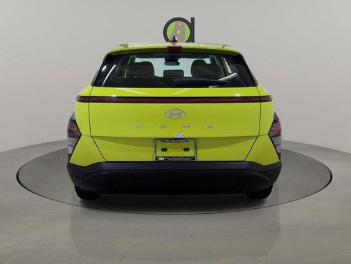 2024 Hyundai KONA SE