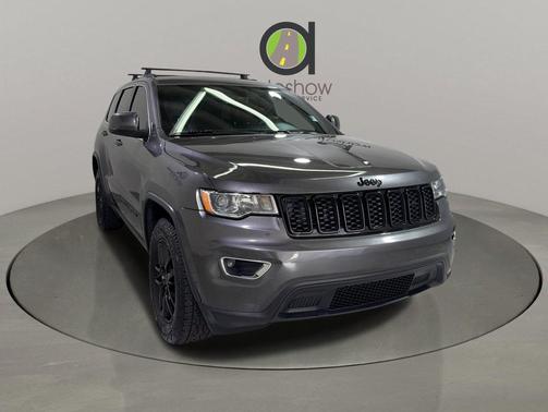 2019 Jeep Grand Cherokee Laredo
