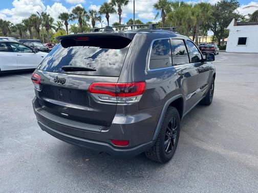 2019 Jeep Grand Cherokee Laredo