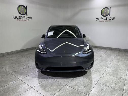 2022 Tesla Model Y Long Range Dual Motor All-Wheel Drive