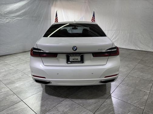 2022 BMW 740 i