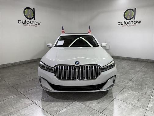 2022 BMW 740 i