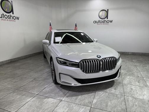 2022 BMW 740 i