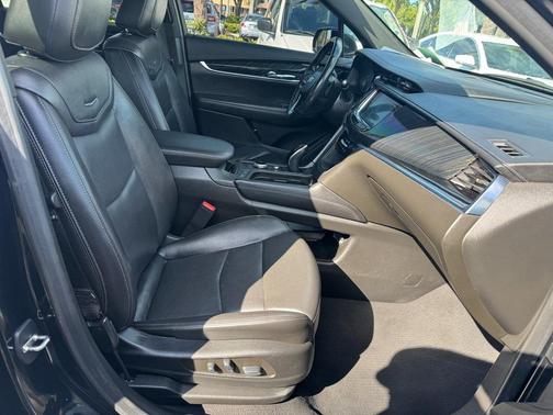 2022 Cadillac XT6 Premium Luxury AWD