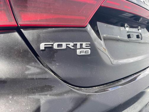 2022 Kia Forte FE